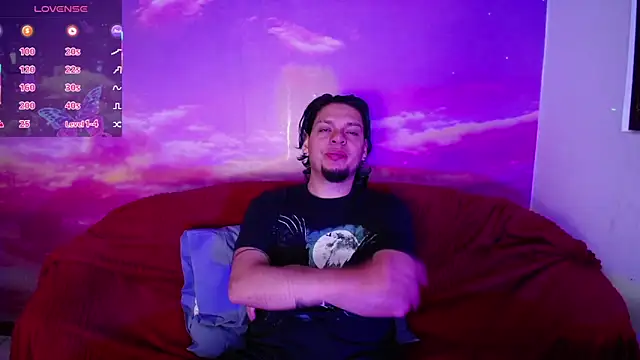 Snapshot of Laia_and_Damian chatting on 10-17-25, 12:08 Laia and Damian online show from 10-17-25, 12:08