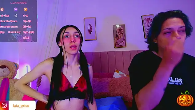 Snapshot of Laia_and_Damian chatting on 10-22-25, 12:05 Laia and Damian online show from 10-22-25, 12:05