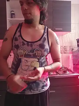 Snapshot of Laia_and_Damian chatting on 11-15-25, 12:45 Laia and Damian online show from 11-15-25, 12:45