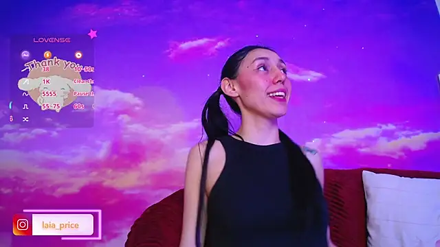 Snapshot of Laia_and_Damian chatting on 11-30-25, 12:25 Laia and Damian online show from 11-30-25, 12:25