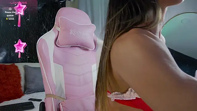 Snapshot of Emily_Foxx01 chatting on 11-09-25, 04:16 Emily Foxx01 online show from 11-09-25, 04:16