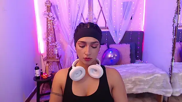 Snapshot of Cleofox_ chatting on 10-11-25, 07:23 Cleofox online show from 10-11-25, 07:23