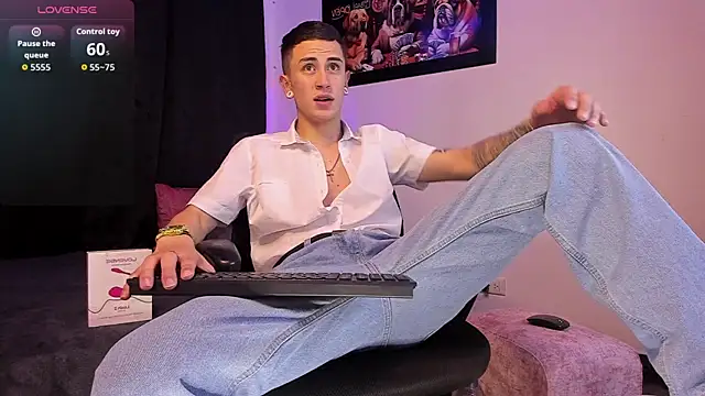 Snapshot of Sebas_maverick chatting on 09-25-25, 03:21 Sebas maverick online show from 09-25-25, 03:21