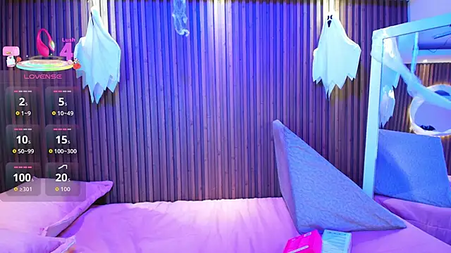 Snapshot of AlanaWalker9 chatting on 10-27-25, 03:54 AlanaWalker9 online show from 10-27-25, 03:54