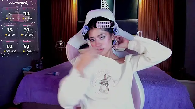 Snapshot of AlanaWalker9 chatting on 11-28-25, 03:47 AlanaWalker9 online show from 11-28-25, 03:47