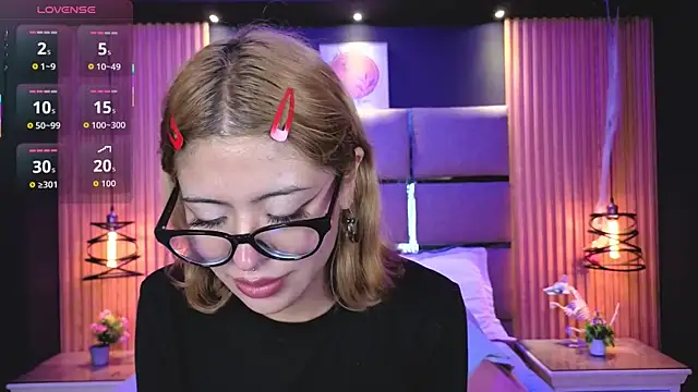 AlanaWalker9 online show from 04-13-26, 11:37