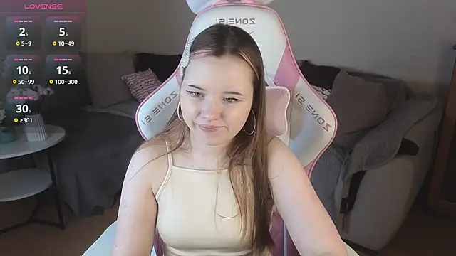 Snapshot of Sweetie_Hope chatting on 11-14-25, 04:38 Sweetie Hope online show from 11-14-25, 04:38