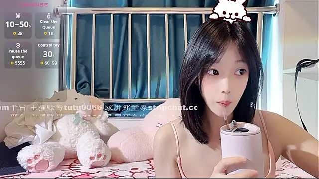 Snapshot of TuTu0066 chatting on 05-14-26, 01:12 TuTu0066 online show from 05-14-26, 01:12