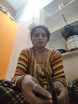 Snapshot of LUCKY_cut chatting on 07-04-26, 02:45 LUCKY cut online show from 07-04-26, 02:45