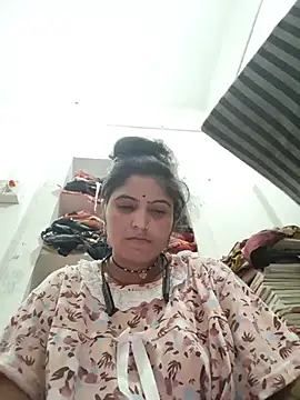 Snapshot of LUCKY_cut chatting on 07-10-26, 06:10 LUCKY cut online show from 07-10-26, 06:10