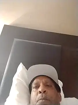 Snapshot of Bbcscottie77 chatting on 09-26-25, 10:41 Bbcscottie77 online show from 09-26-25, 10:41