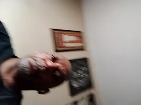 Snapshot of Bbcscottie77 chatting on 09-30-25, 04:12 Bbcscottie77 online show from 09-30-25, 04:12