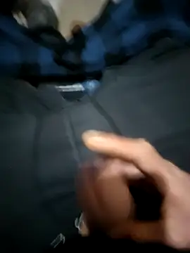 Snapshot of ELPrecoxxxito20 chatting on 02-19-26, 12:56 ELPrecoxxxito20 online show from 02-19-26, 12:56