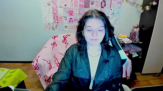 Snapshot of Acid_Kate chatting on 10-04-25, 12:41 Acid Kate online show from 10-04-25, 12:41