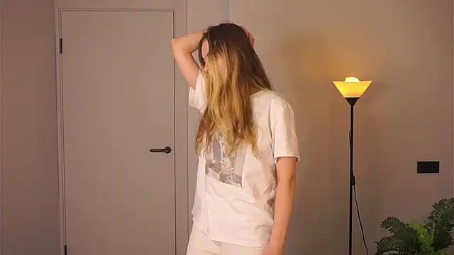 Snapshot of MarlinVarian chatting on 09-13-25, 06:40 MarlinVarian online show from 09-13-25, 06:40