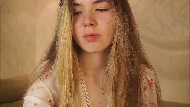 Snapshot of MarlinVarian chatting on 09-25-25, 05:38 MarlinVarian online show from 09-25-25, 05:38