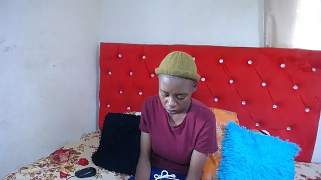 SweetSlenderChoc online show from 12-16-25, 02:11