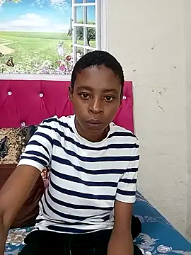 SweetSlenderChoc online show from 05-17-26, 01:58