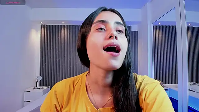 sofiapalacioss online show from 02-26-26, 07:13