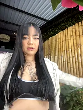 Snapshot of jasmincollin_ chatting on 10-31-25, 01:28 jasmincollin online show from 10-31-25, 01:28