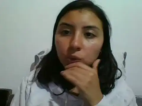 Snapshot of _Romilly_ chatting on 09-18-25, 05:20 Romilly online show from 09-18-25, 05:20