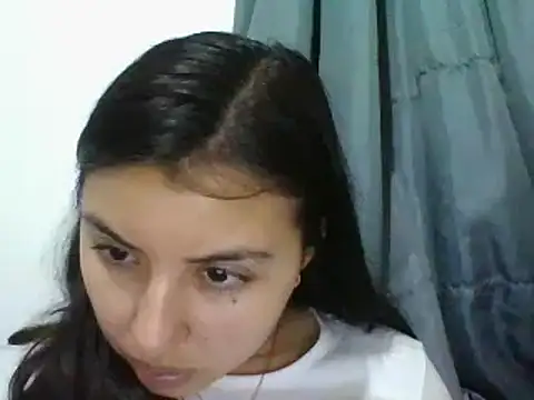 Snapshot of _Romilly_ chatting on 11-15-25, 03:26 Romilly online show from 11-15-25, 03:26