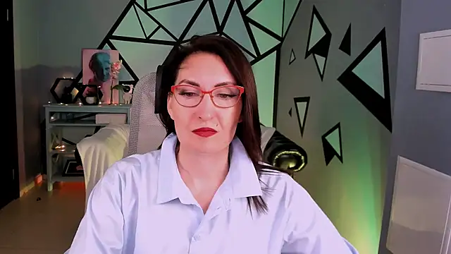 Snapshot of UnaTerra chatting on 04-03-26, 06:11 UnaTerra online show from 04-03-26, 06:11