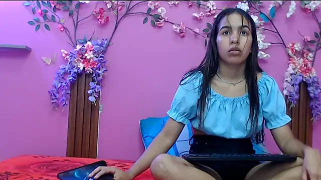 skinnysofia18 online show from 09-19-25, 01:12