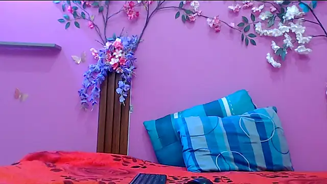 skinnysofia18 online show from 10-23-25, 12:59