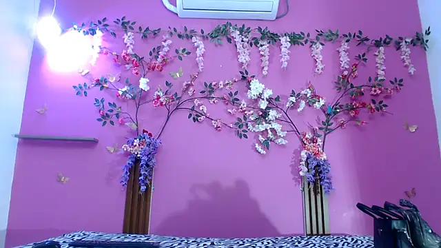 skinnysofia18 online show from 05-16-26, 01:43