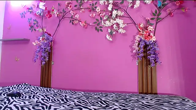 skinnysofia18 online show from 05-22-26, 02:01