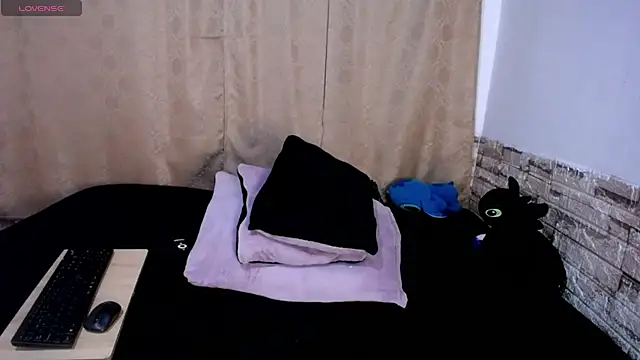 Snapshot of Bicky_24 chatting on 04-19-26, 09:52 Bicky 24 online show from 04-19-26, 09:52