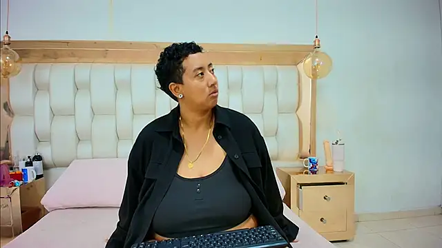 TiffantyAndStacy online show from 02-15-26, 09:41