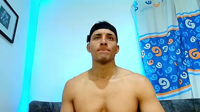 Snapshot of Smith_Fitness chatting on 06-17-26, 03:24 Smith Fitness online show from 06-17-26, 03:24