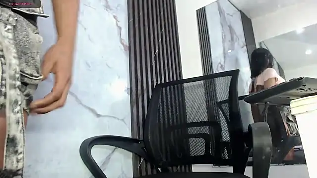 Penelopee Rouse online show from 02-24-26, 08:29