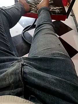 Snapshot of anis3g4 chatting on 10-07-25, 12:02 anis3g4 online show from 10-07-25, 12:02