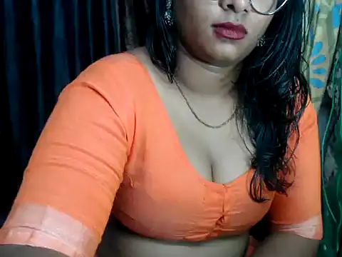 Snapshot of DearKimmi chatting on 12-15-24, 10:15 DearKimmi online show from 12-15-24, 10:15