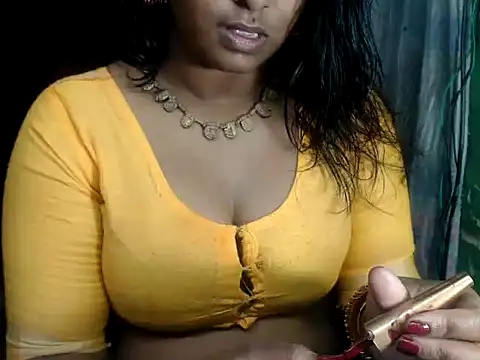 Snapshot of DearKimmi chatting on 01-05-25, 04:25 DearKimmi online show from 01-05-25, 04:25