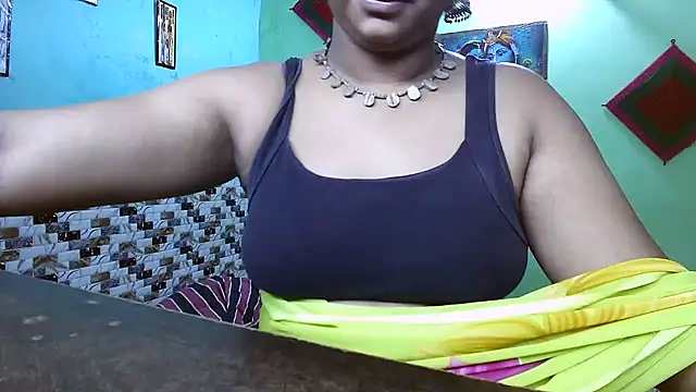 Snapshot of DearKimmi chatting on 09-25-25, 05:05 DearKimmi online show from 09-25-25, 05:05