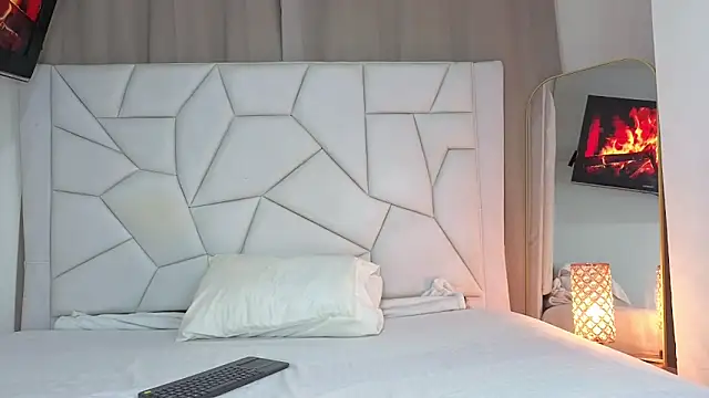 Snapshot of Paulaboterom chatting on 10-16-25, 04:08 Paulaboterom online show from 10-16-25, 04:08