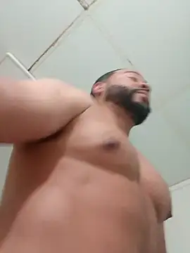 Snapshot of tripping385 chatting on 09-14-25, 05:56 tripping385 online show from 09-14-25, 05:56