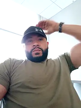 Snapshot of tripping385 chatting on 09-17-25, 02:08 tripping385 online show from 09-17-25, 02:08