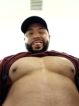 Snapshot of tripping385 chatting on 09-22-25, 01:24 tripping385 online show from 09-22-25, 01:24