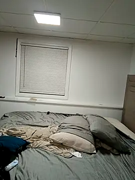 Snapshot of tripping385 chatting on 09-28-25, 11:21 tripping385 online show from 09-28-25, 11:21