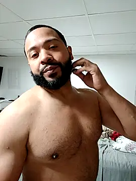 Snapshot of tripping385 chatting on 10-25-25, 01:57 tripping385 online show from 10-25-25, 01:57