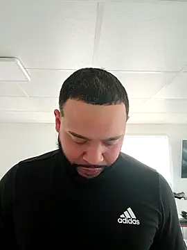 Snapshot of tripping385 chatting on 10-26-25, 12:55 tripping385 online show from 10-26-25, 12:55