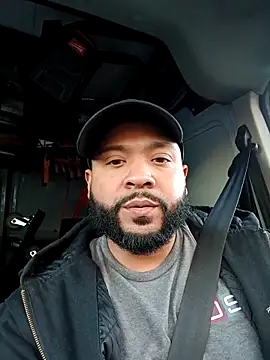 Snapshot of tripping385 chatting on 11-04-25, 09:25 tripping385 online show from 11-04-25, 09:25