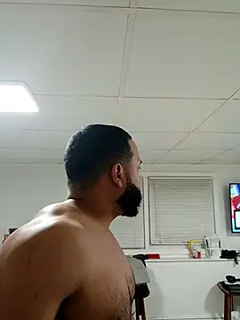 Snapshot of tripping385 chatting on 11-27-25, 01:18 tripping385 online show from 11-27-25, 01:18