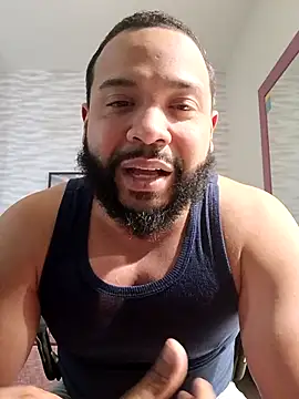 Snapshot of tripping385 chatting on 12-20-25, 07:26 tripping385 online show from 12-20-25, 07:26