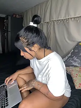 NoirandLia online show from 09-15-25, 03:06